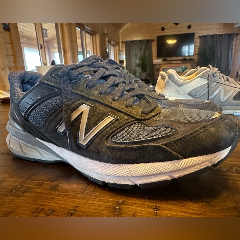 New balance 990 v5 size 10.5 mens. Great condition
